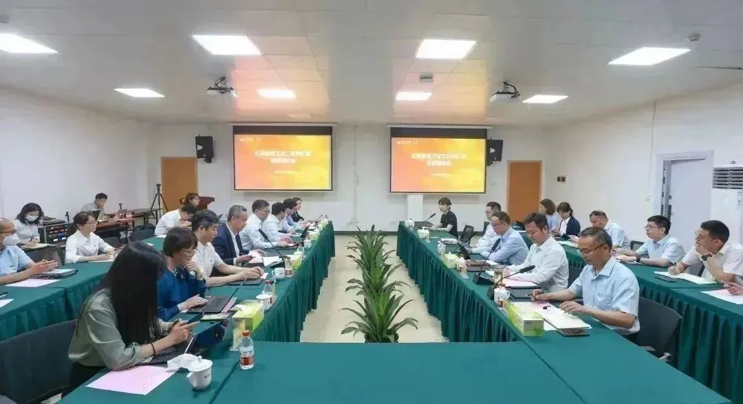 李鋒、何柏青赴北二環改擴建管理處開展主題教育專題調研